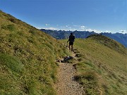 15 In vista del Monte Foppa a dx con omone